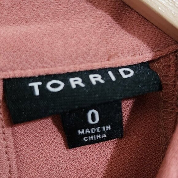 Torrid Plus Size Peach Studio Crepe Jersey Mock Neck Lace Inset Top 0X - Picture 11 of 13